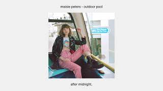 Смотреть клип Maisie Peters - Outdoor Pool