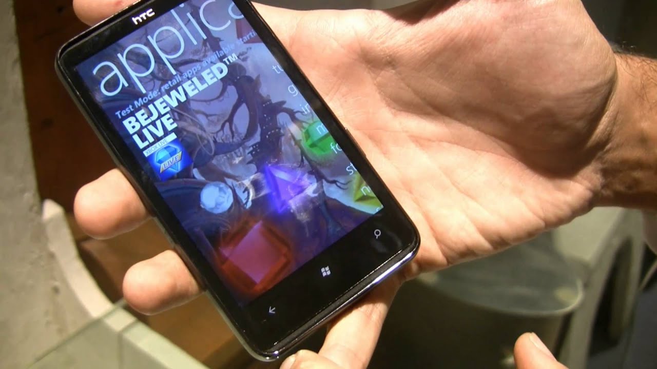 HTC HD7 windows phone 7 preview ITA - YouTube