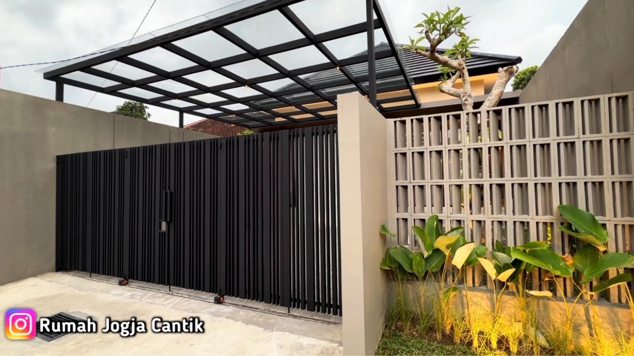 RUMAH MEWAH 1 LANTAI PAS BUAT KELUARGA BESAR , TANAH 206 m2 TANAH LUAS CUMA 1.5 Man di Purwomartani 