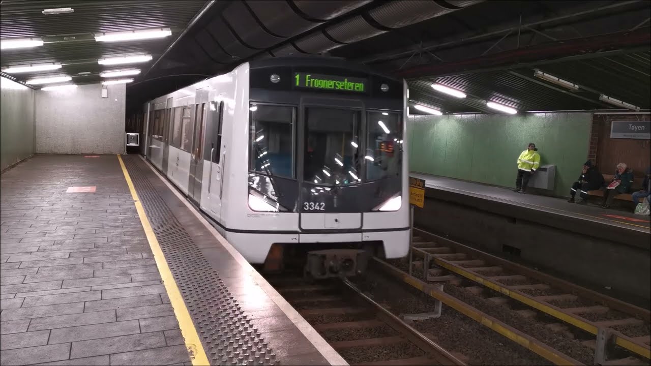 Oslo-Viken T-bane - Linje 1,2,2E,2R,3,3A,3E,4,X: Tøyen T-banestasjon 01-2023 [4K UHD]