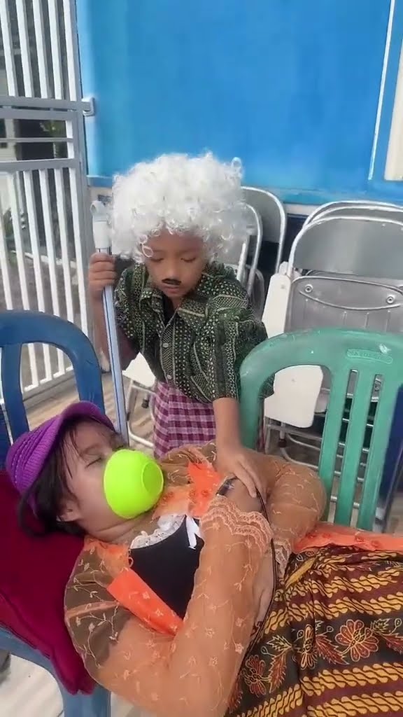 Vidio kocak dan gokil @nyaikembang1nyaikembang1 /kisah si kakek dan nenek?