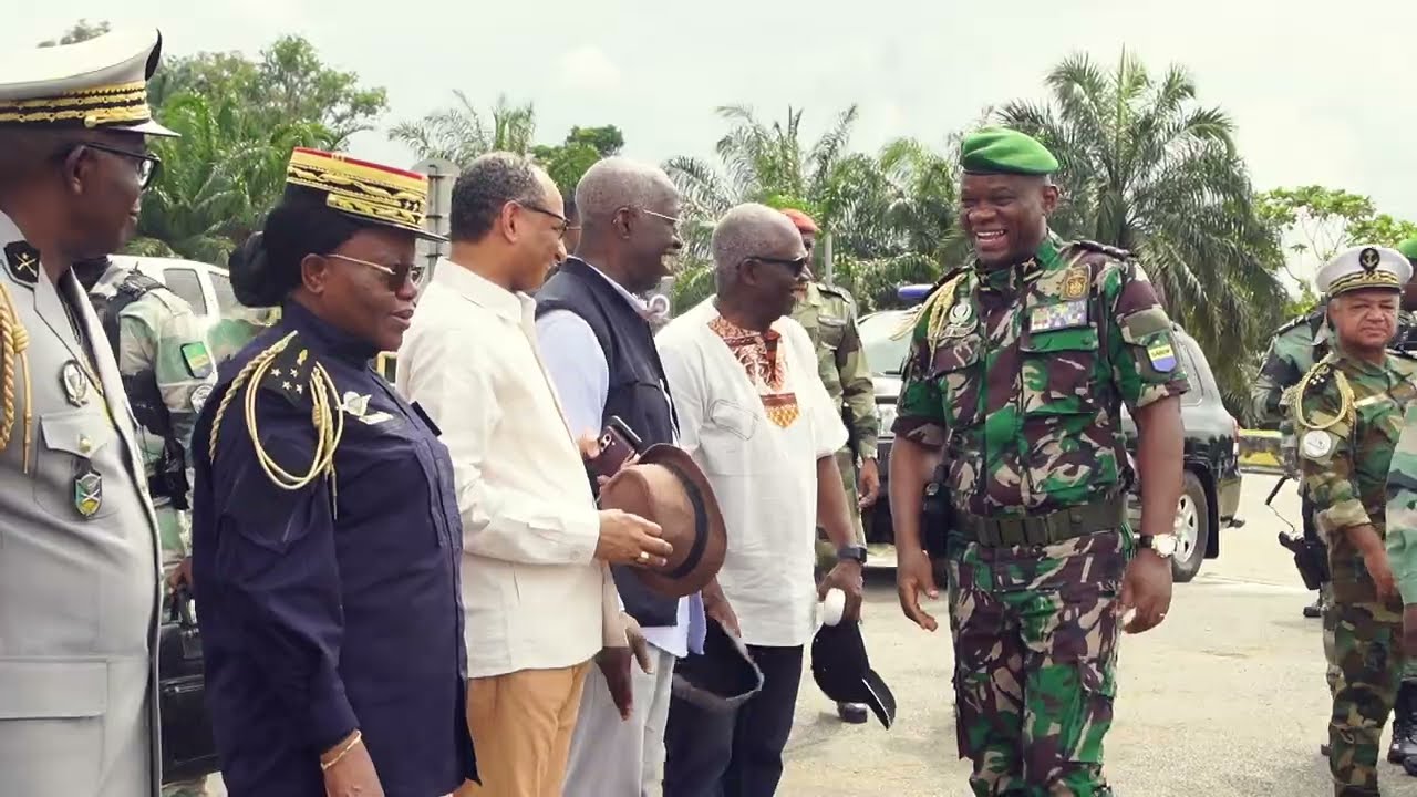 Brice-Clotaire Oligui Nguema inspecte l’avancement des travaux de la Cité de la Démocratie