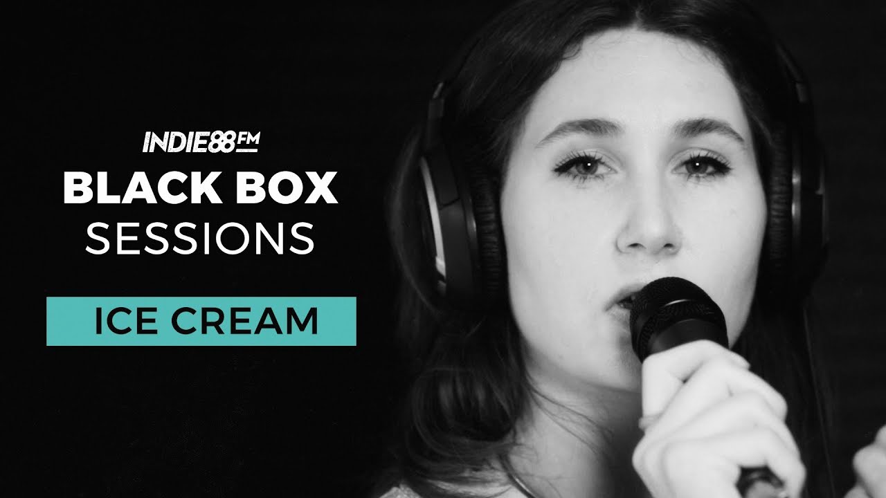 Mira Ice Cream - "Banana Split" | Indie88 Black Box Sessions en YouTube Mira Ice Cream - "Banana Split" | Indie88 Black Box Sessions en YouTube
