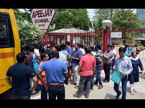 Parents Protest Outside Apeejay School Noida Against Fee Hike, Demand Action