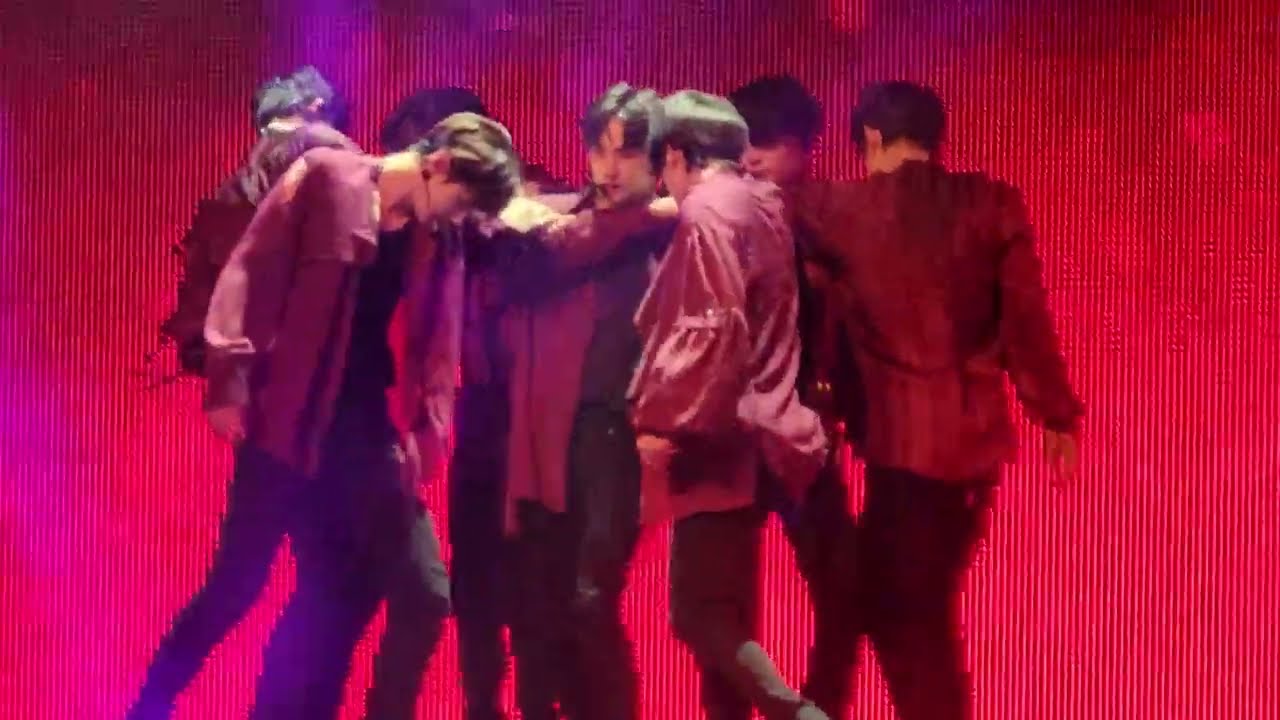 [FANCAM] 221002 ENHYPEN (엔하이픈) MANIFESTO in ANAHEIM Day 1 - Intro+Fever
