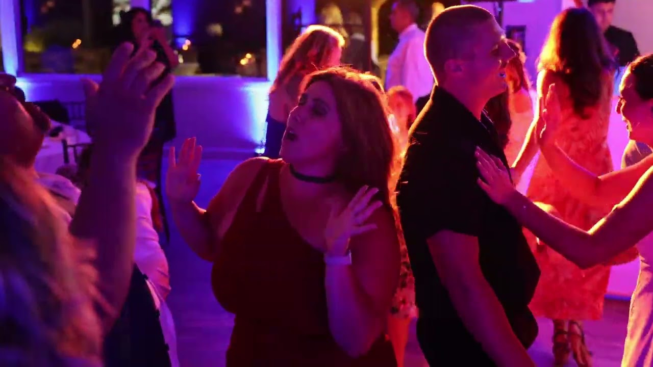 Sweet Caroline Sing Along at Mountain Meadows Golf Course 