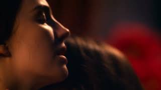 Dickinson 3x09 💋 Kissing Scene 💋 Emily and Sue Hailee Steinfeld and Ella Hunt