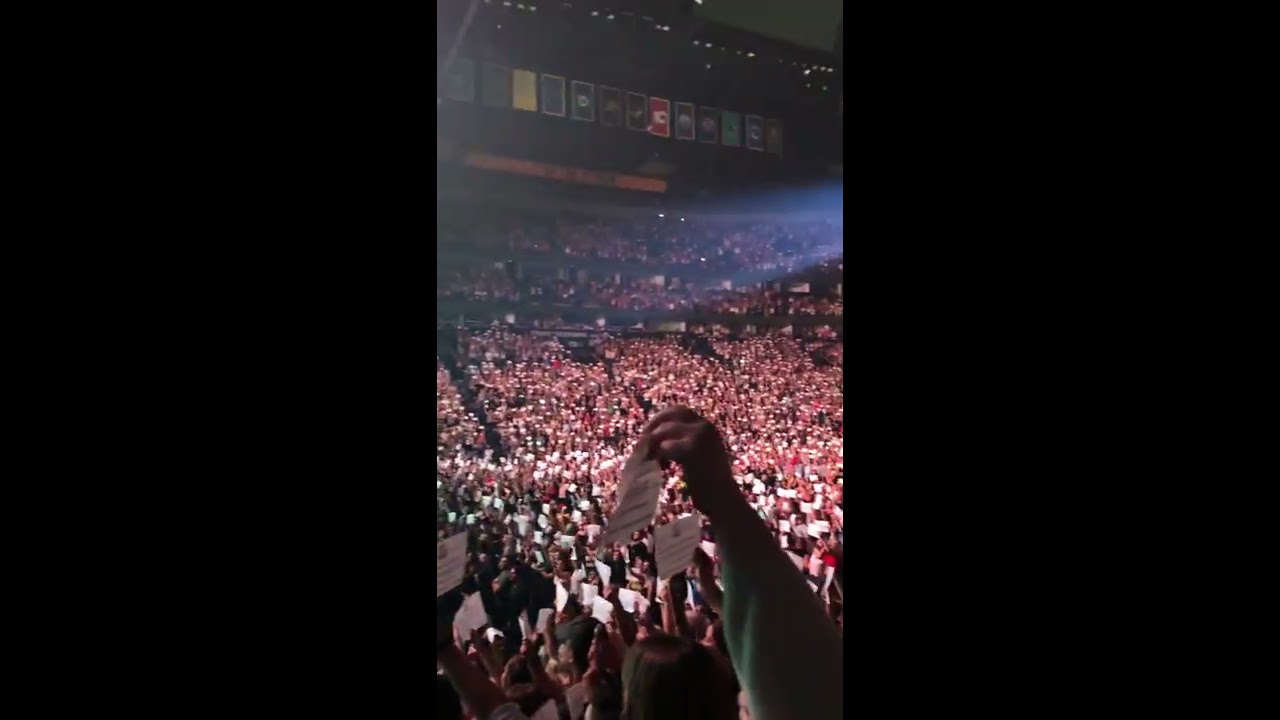 JONAS BROTHERS Nashville With the Band Fan Project (MUST