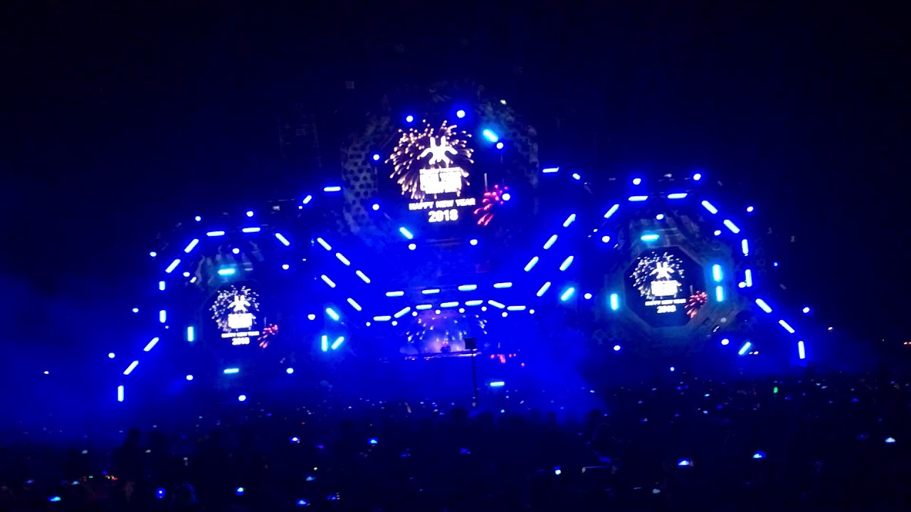 Carnage NYC Closing Firework Myanmar New Year Countdown Yangon Myanmar 🇲🇲 2017🔜2018