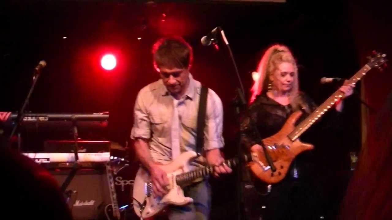 Spoons - Nova Heart Nov. 30, 2012 Revival, Toronto, ON. Live & Extremely Close