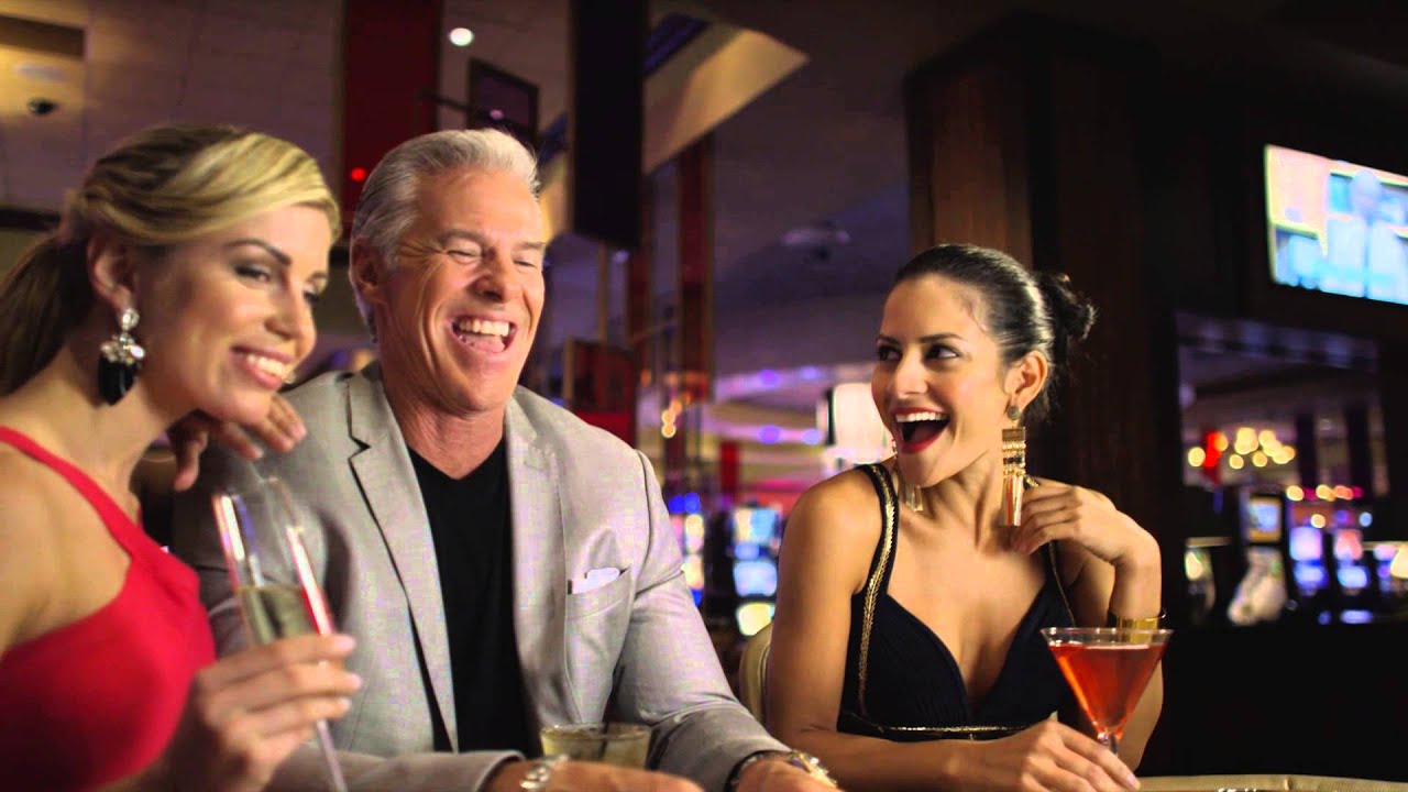 Play Las Vegas style slots and live Blackjack