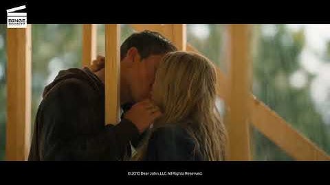 Dear John: First kiss in the rain (HD CLIP)