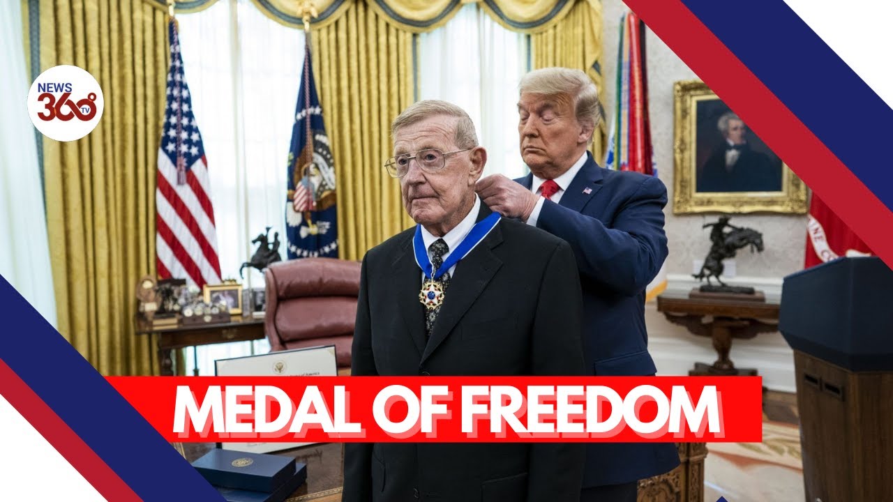 President Trump Presents the Medal of Freedom to Lou Holtz - News 360 Tv