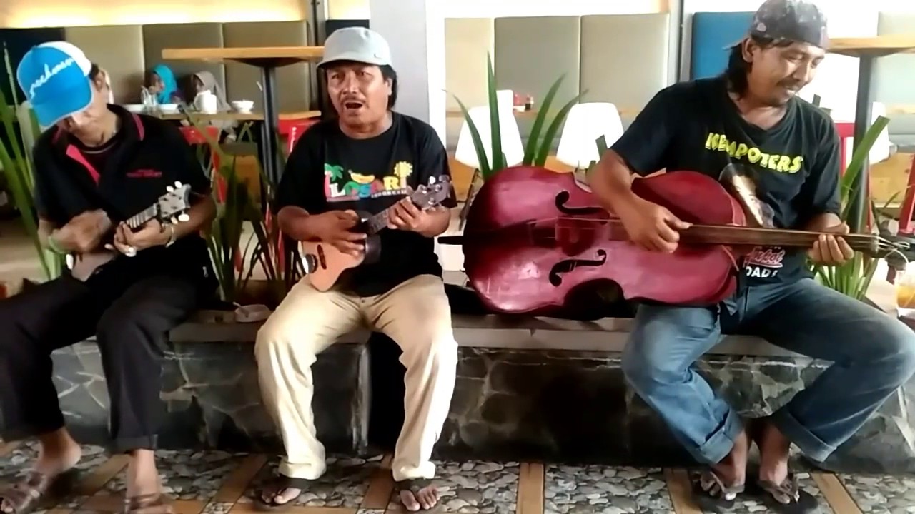Keroncong noroyono - Kalung emas (didi kempot )