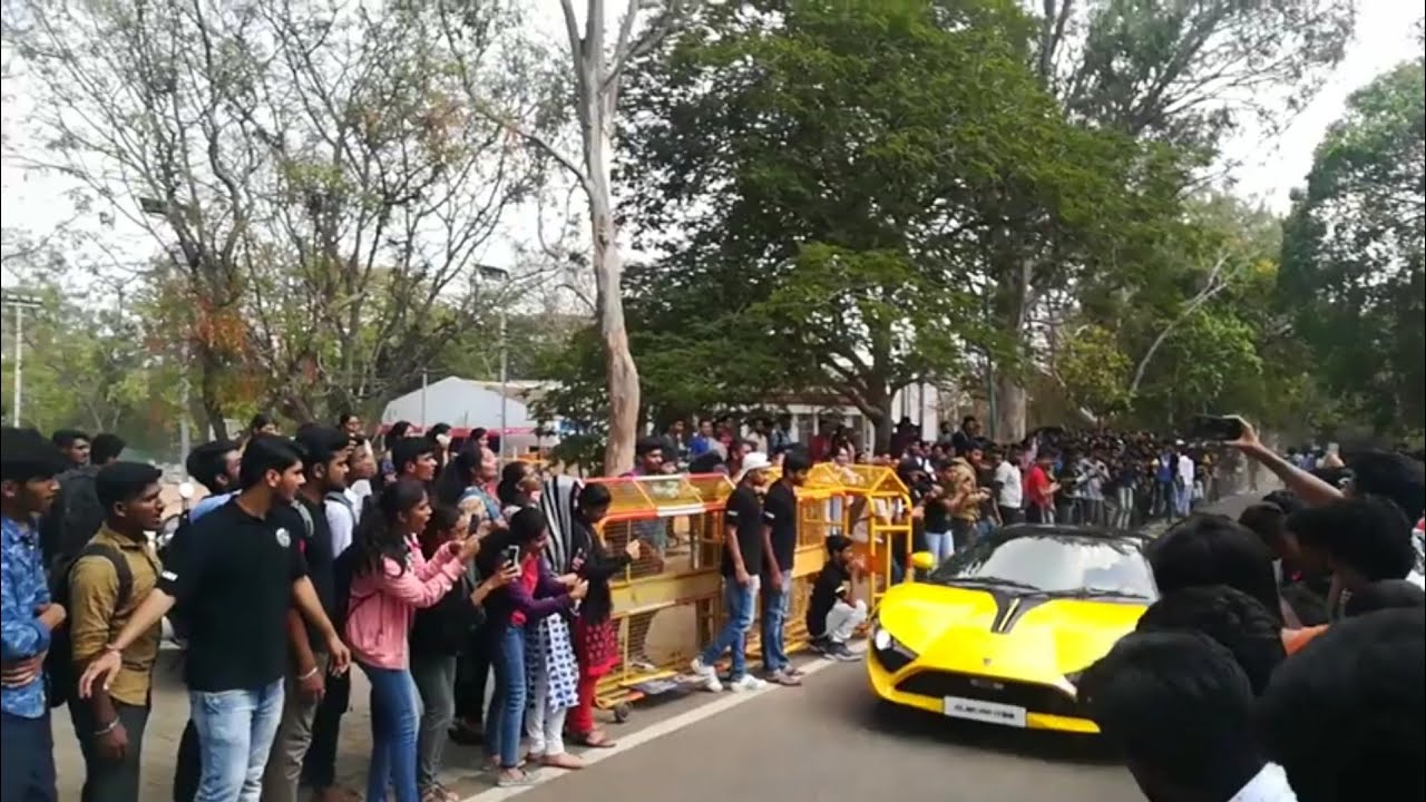 super-cars-in-jc-college-mysore-lamborghini-avanti-roadshow-youtube