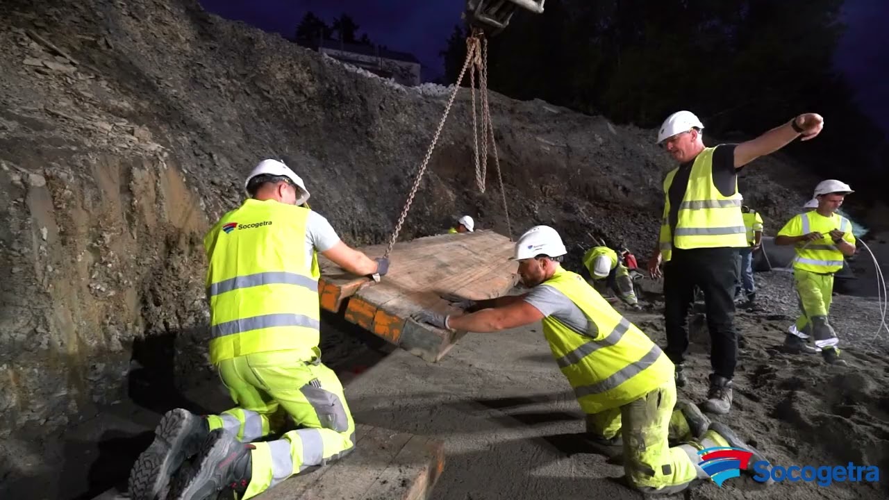 POUSSAGE D'UN PASSAGE INFERIEUR A CHAPOIS