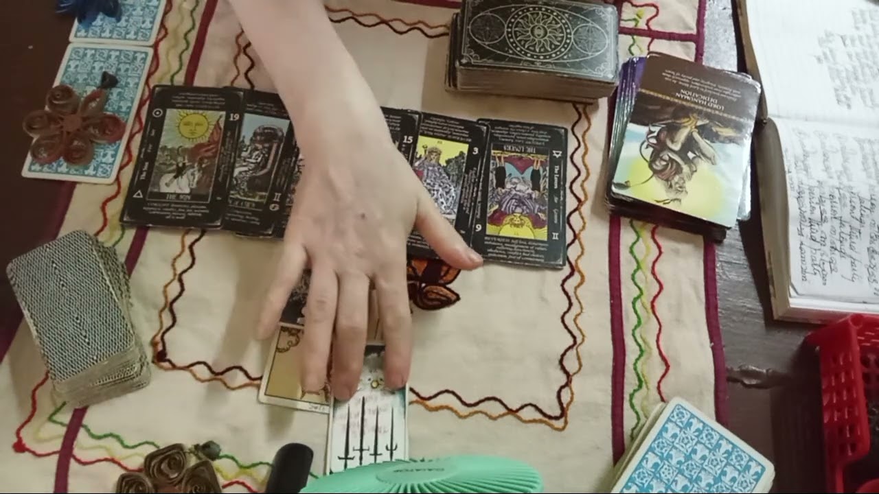 🏵️🏵️തേർഡ്പ്പാർട്ടി ബന്ധമുള്ള പേഴ്സണിൻറെ നിങ്ങളോടുള്ള ഇപ്പോഴത്തെ ഫീലിംഗസും അടുത്ത ആക്ഷനും.🏵️🏵️#tarot