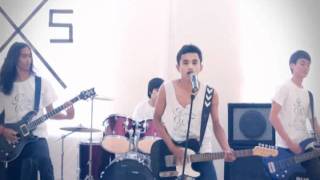 Nervous On The Stage - Wanita Berpagar Gigi (Official Video).avi
