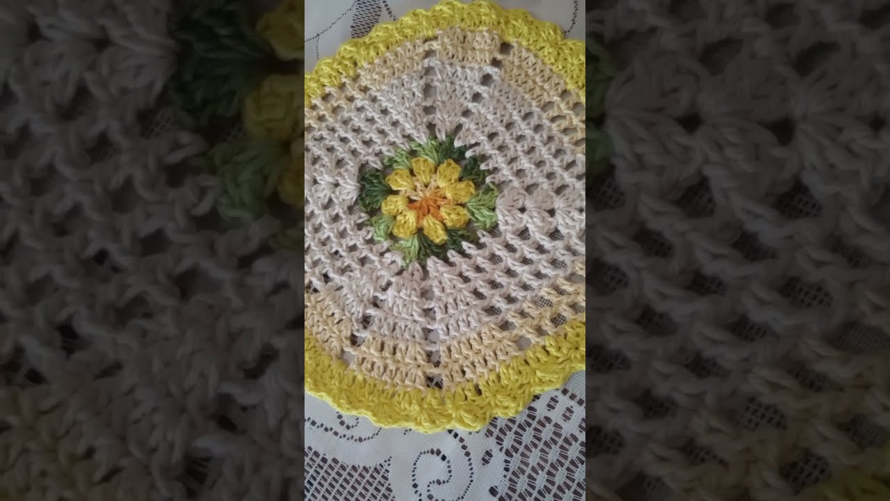 #lacrandocomascores trilho de mesa folha com ponto tela amarelo 💛