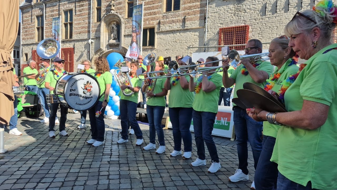 Feestkapel de Blaasbalgen dweilorkest | Krabbefestival Bergen op Zoom 2025