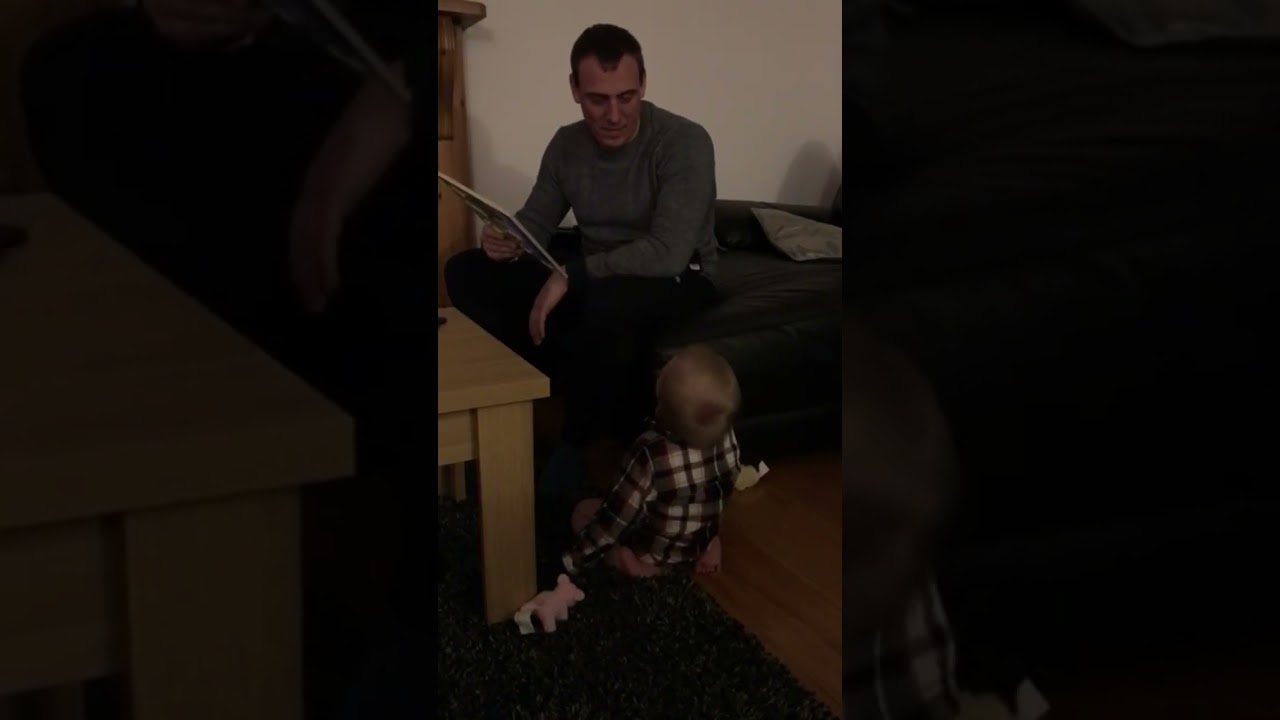 Toddlers hilarious reaction to silly Daddy 😂