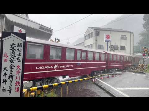 Toby The Tram Engine Is Passing By The Railroadcrossing Around Senzu Station Of Oigawa Railway