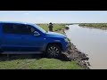 Amarok V6 cruza río dulce