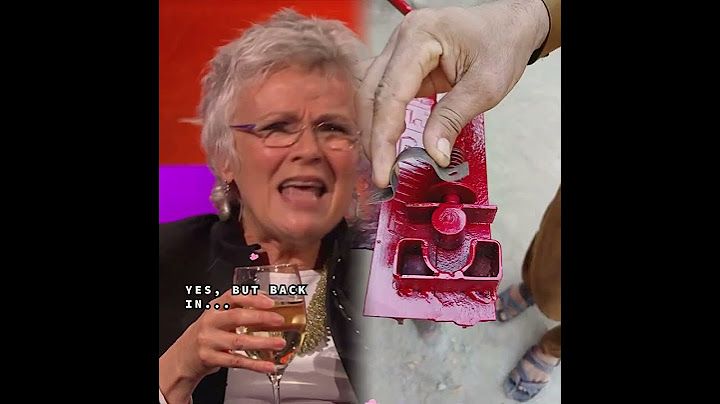 Julie Walters doesn’t understand talk shows #diy #podcast #podcastclips #story
