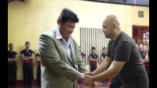 Sau nhiều lần né tránh, Võ sư Huỳnh Tuấn Kiệt phải nhận lời thách đấu của Flores vì lí do này