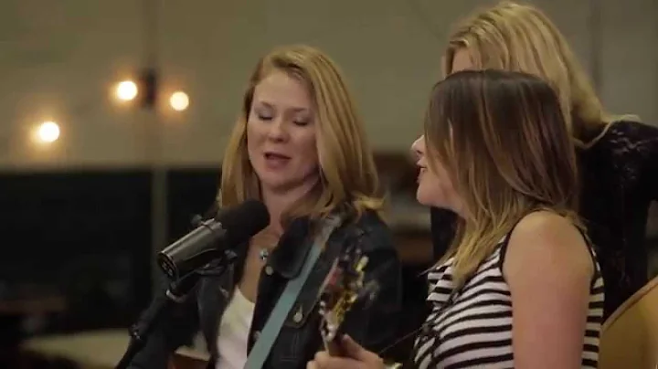 Della Mae - Blackbird (Live @ Bristol Rhythm & Roo...