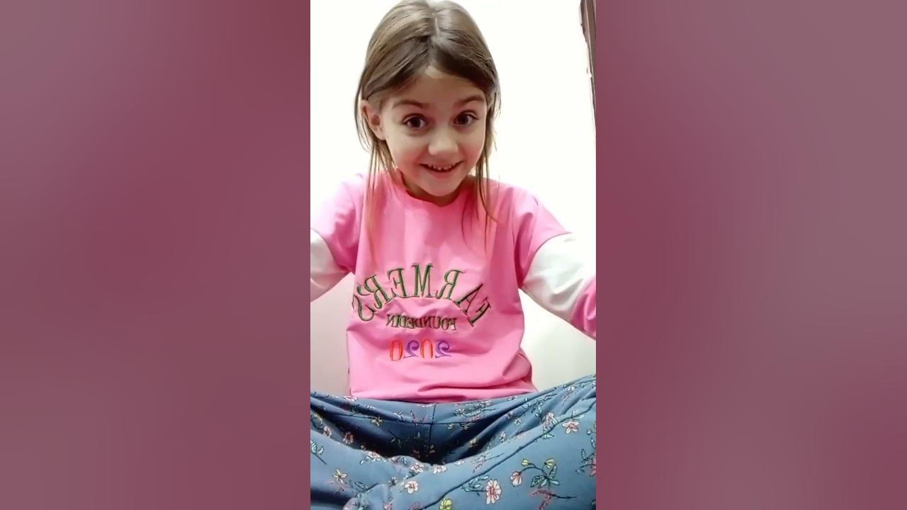 забыла что рельсы согнулись а шпалы потонули а вот кирпич в меня почему ...
