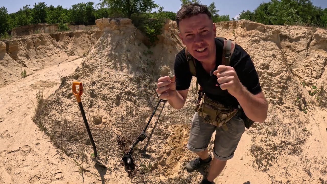 Legenda Satului Ingropat sub Muntele de Nisip/The Legend of the Village Buried Under the Mountain
