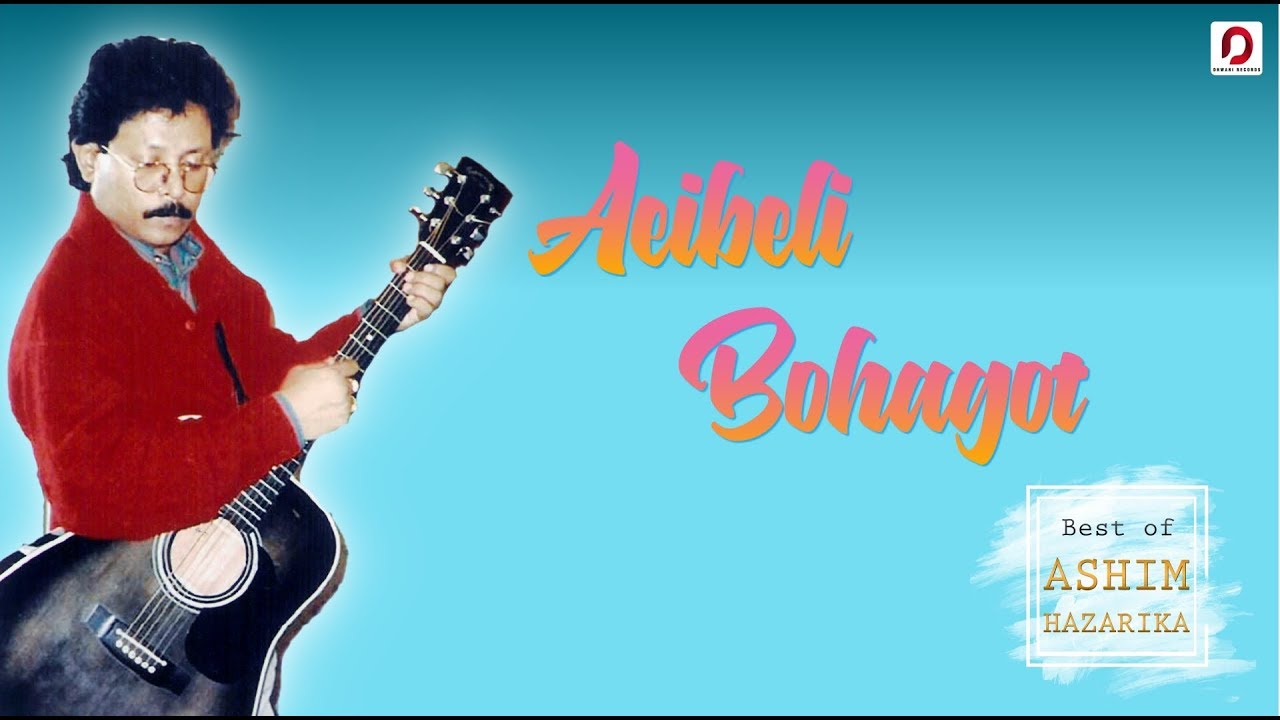 Ogli onaning tukli mushukini yalaydi.