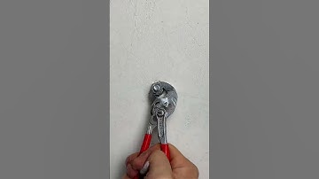 How to completely remove screws driven into the wall? Learning this method is a great