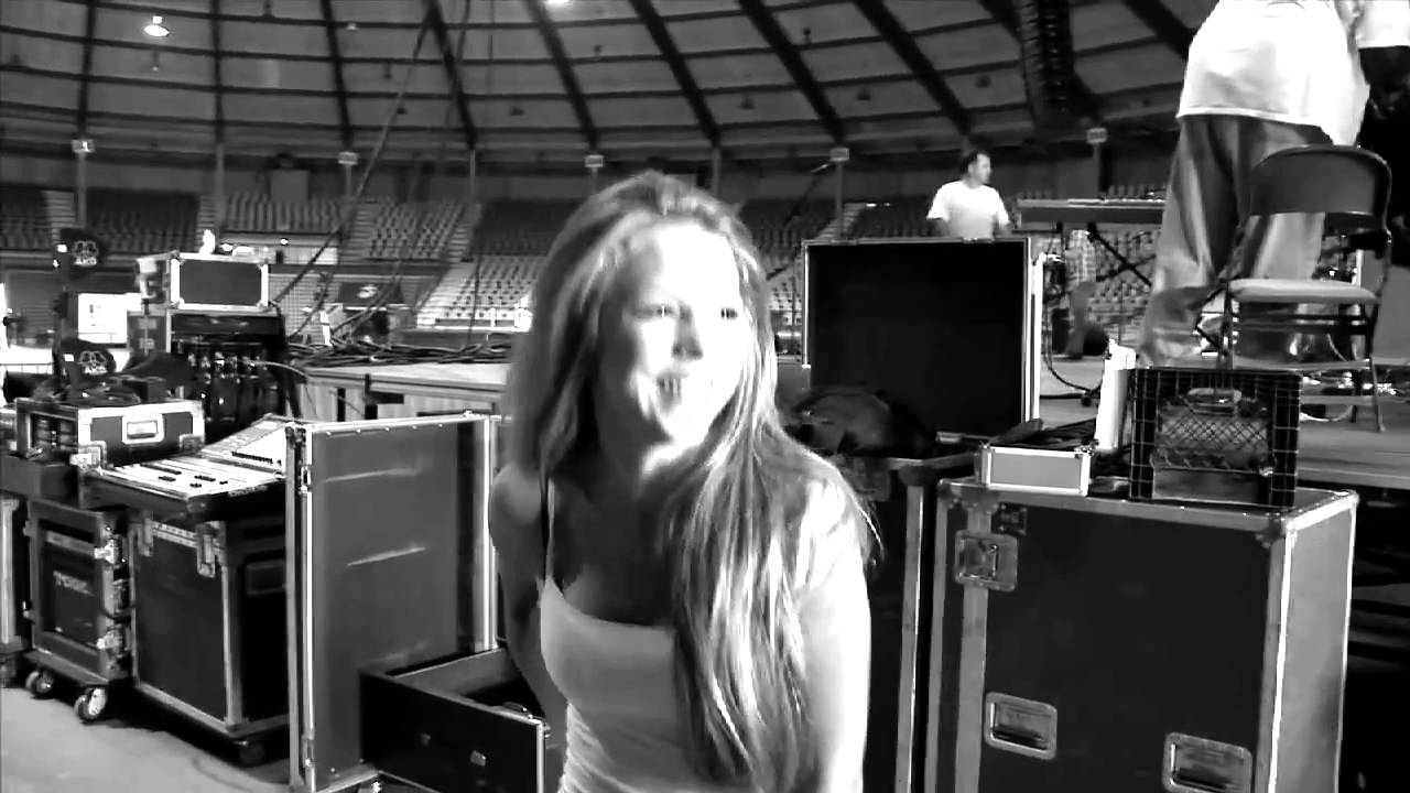 Anna Margaret - Speechless [720p]