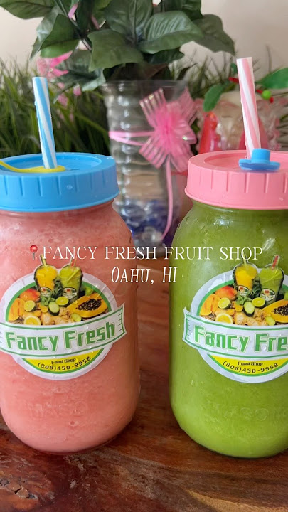 The FRESHEST FRUIT SMOOTHIES you NEED to try in Oahu 🌺🌴 #oahu #shorts