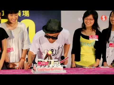 【陳奕迅】欲以掌風打熄爉燭 - 屯門市廣場「DUO陳奕迅2010演唱會DVD簽名會」