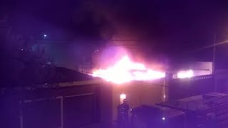 Así fue el incendio en el depósito de intercordoba en Bº Müller ( CórdobaTeVé )