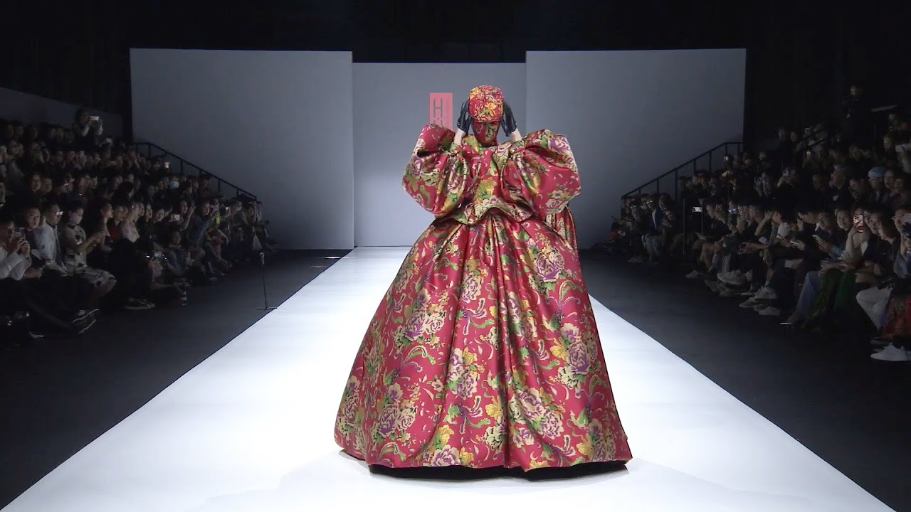 胡社光 HUSHEGUANG Haute Couture Autumn Winter 2024 Fashion Show | Shanghai Fashion Week 上海时装周