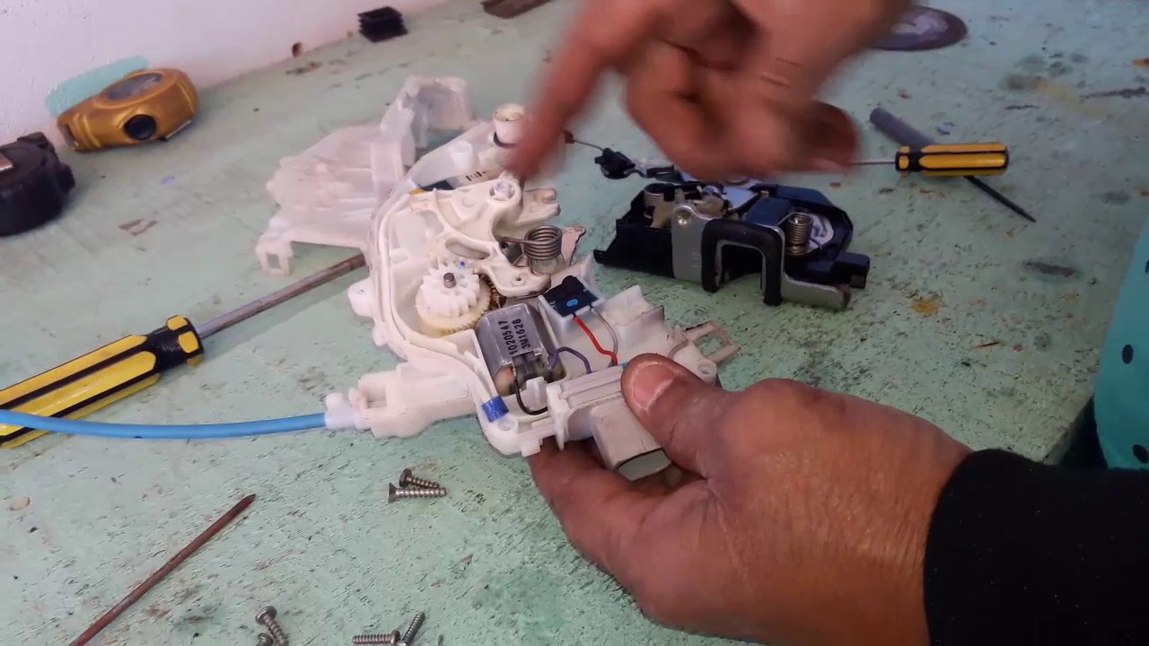 CONSERTANDO TRAVA ELÉTRICA DO GOL G5