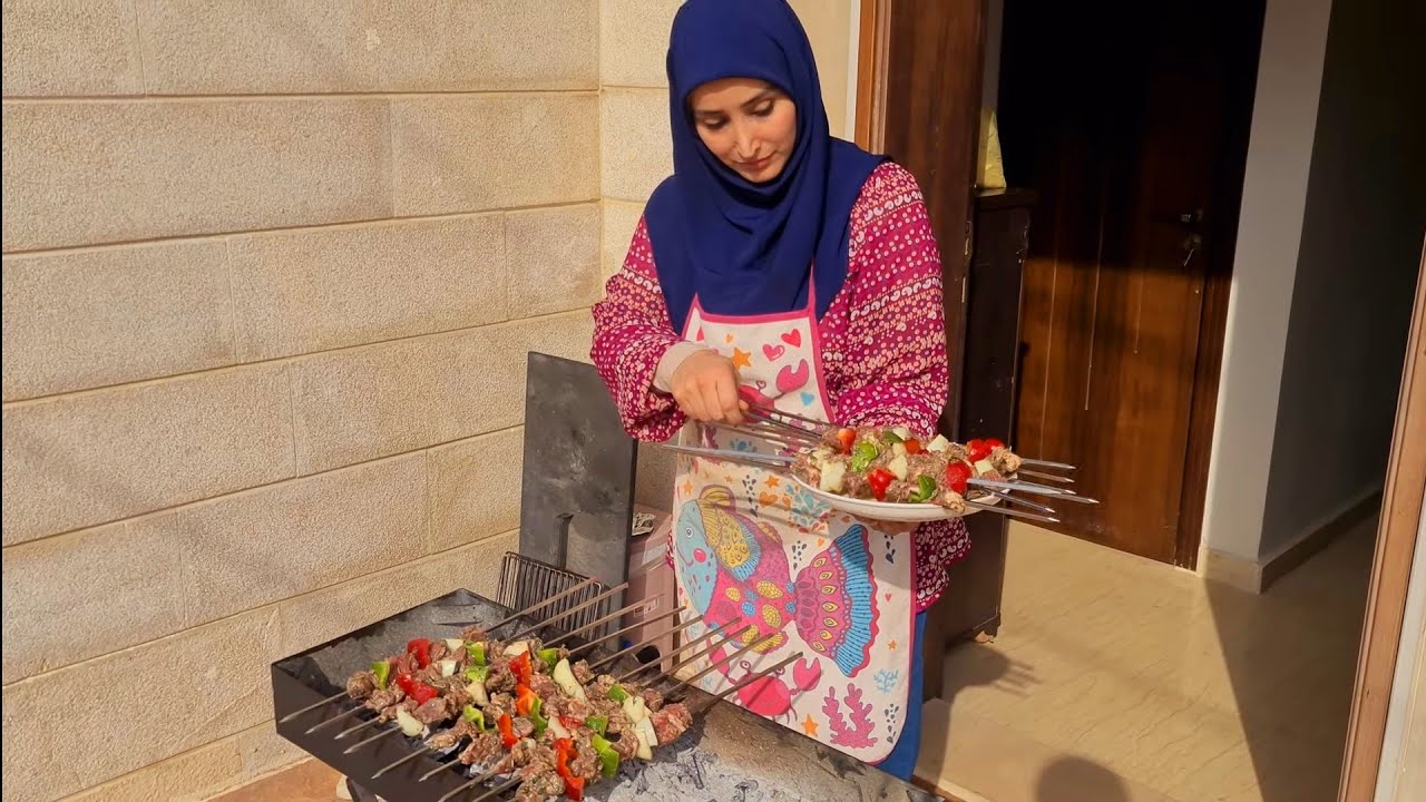 عبالي إشوي 🍢 ساندويشة شاورما شقف 🌯 ع طريقتي 😉