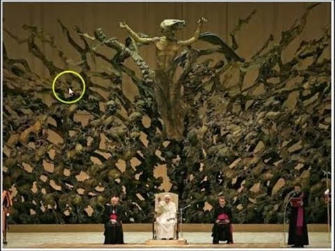 Скульптура богомерзкого антихриста в Ватикане