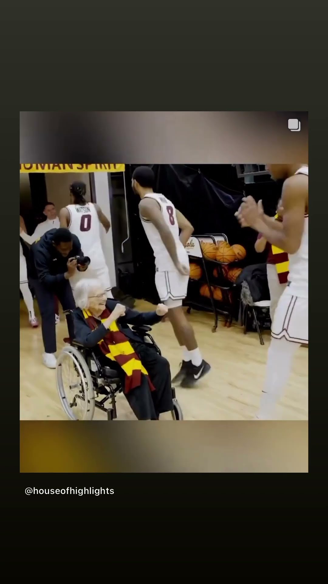 Coach made them do this #hoodnews #loyolachicago #sisterjean #fistbump #omg #basketball