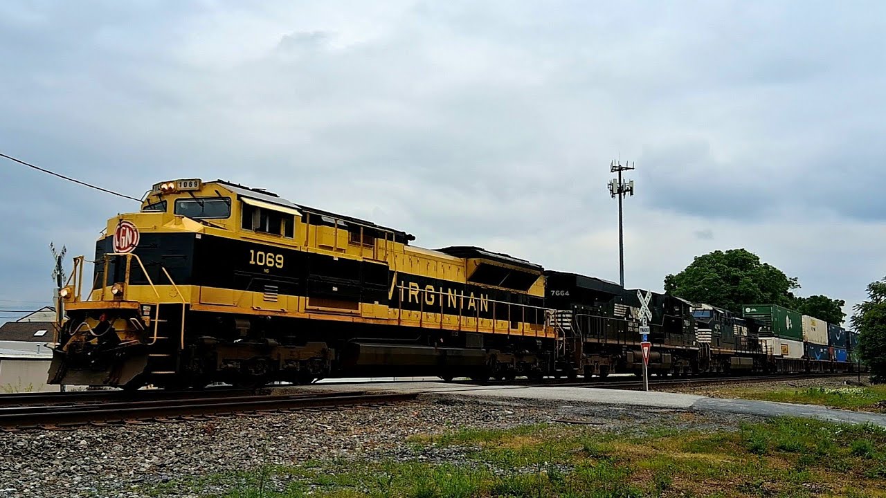 NS様 NS #1069 Leads NS 24X Through Lemoyne, PA - YouTube