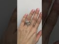 Anello Trilogy verticale con 0,90ct di diamanti in oro bianco