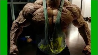 Hot Hot -  Italy Has A Hulk! screenshot 2