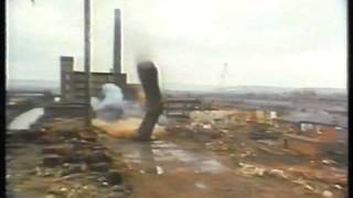 Fred Dibnah... fells a factory chimney!
