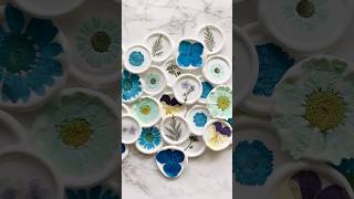 Blue flowers in white wax. Yes or no?