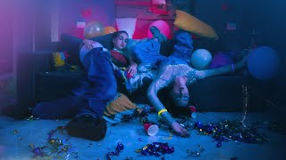 Смотреть клип Carine X Holy Molly - Girls Just Wanna Have Fun | Official Music Video