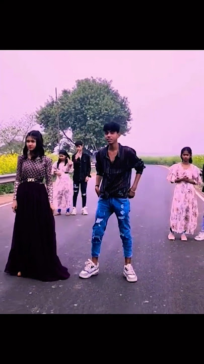Kamariya Gole Gole Dole Raja Ji #palligramtv #Sofik&Thina #love